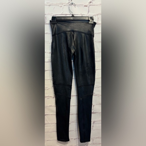 SPANX Faux Leather Moto Seamless Tummy Control - Contoured Leggings size Medium - Picture 7 of 8